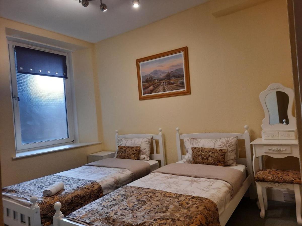 Cozy Central Apartment Inverness Esterno foto